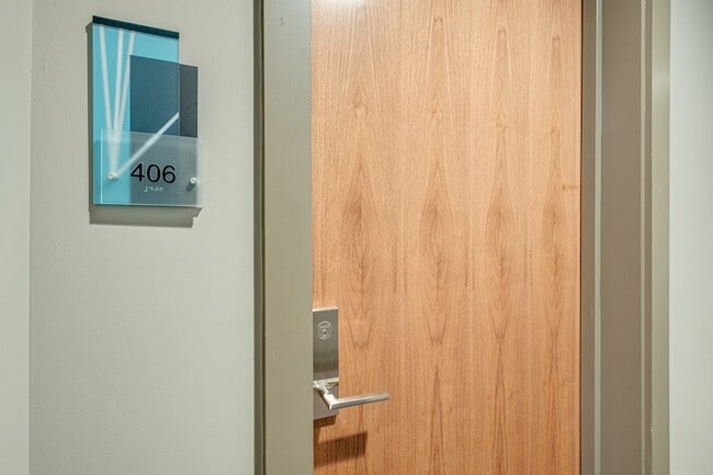 Building Photo - 20 Rutledge St