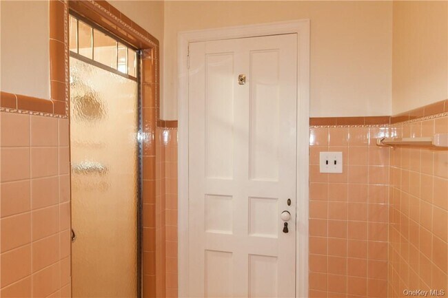 Building Photo - 21 Tinker Town Rd