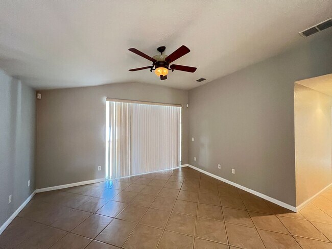 Building Photo - You’ve Found IT! Your Next Home! 4 Bedroom, 2 Bathroom in Ocala — $500 Off a Month’s Rent!!!