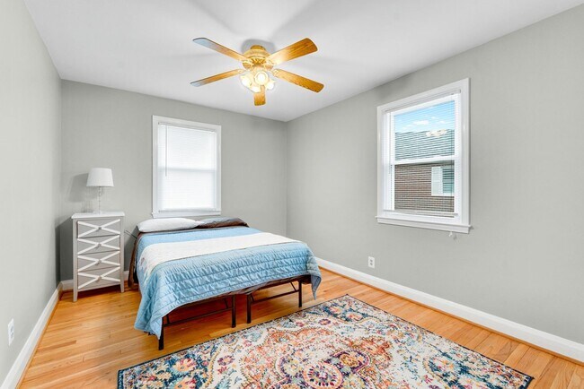 Building Photo - 3-bedroom, 1 and half bathroom end-of-group townhome in the quiet Stoneridge neighborhood in Towson