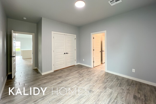 Building Photo - 520 Kearny Ln