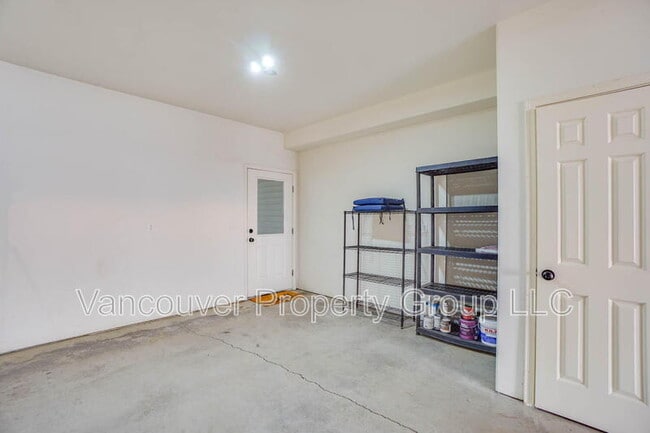 Building Photo - 8717 NE 17th St