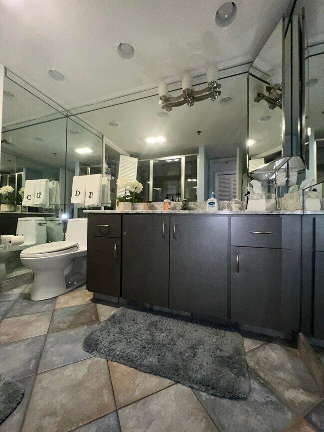 Building Photo - 4750 S Ocean Blvd