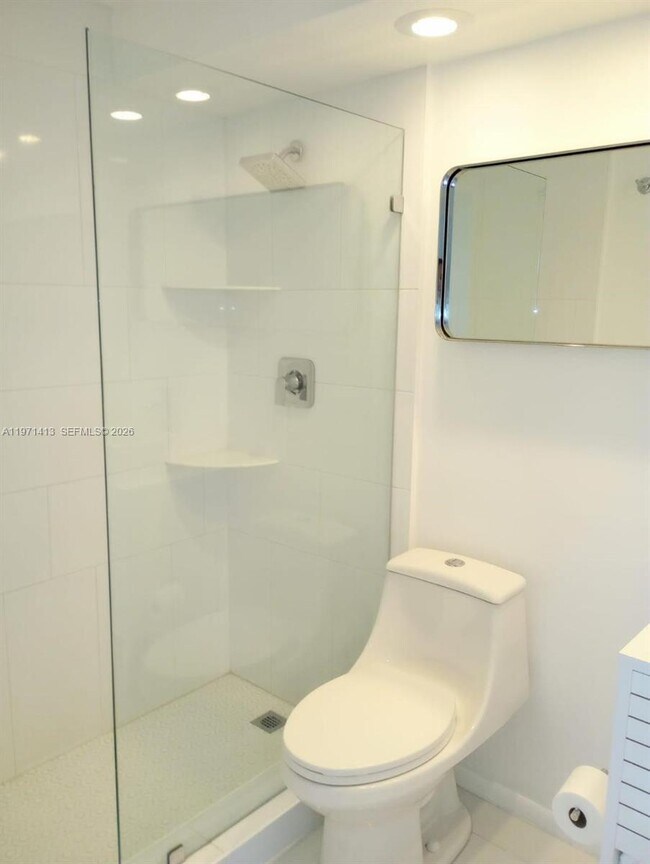 Building Photo - 1545 Euclid Ave