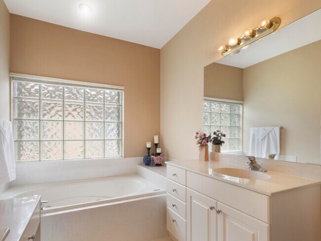 Building Photo - 8125 Brindisi Ln