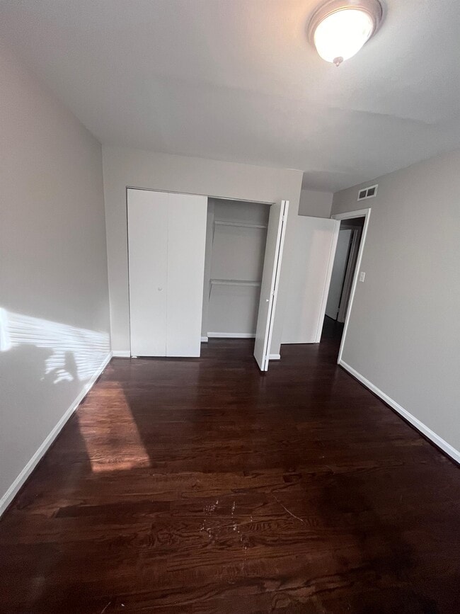 Building Photo - 1761 Addison Rd S