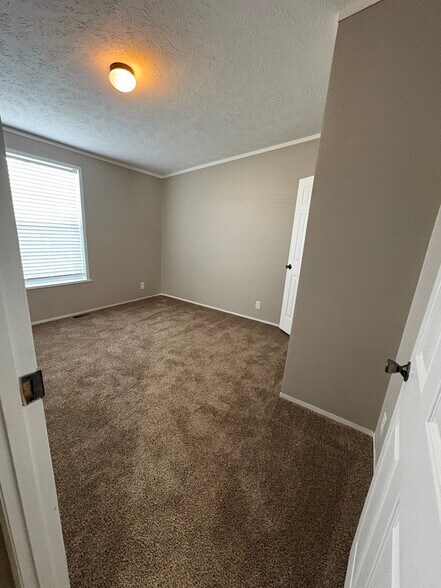 Building Photo - 11097 Indianwood Ct