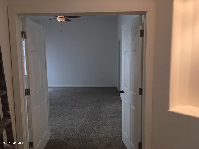 Building Photo - 1502 E Dunlap Ave