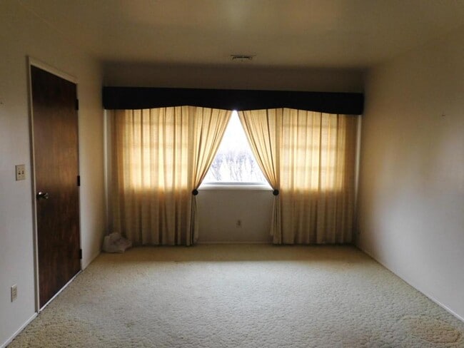 Building Photo - 56 Wilmette Ln