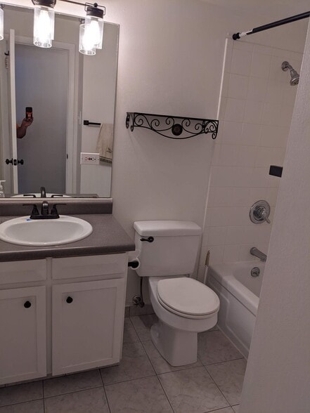 Building Photo - 1050 Lafayette St