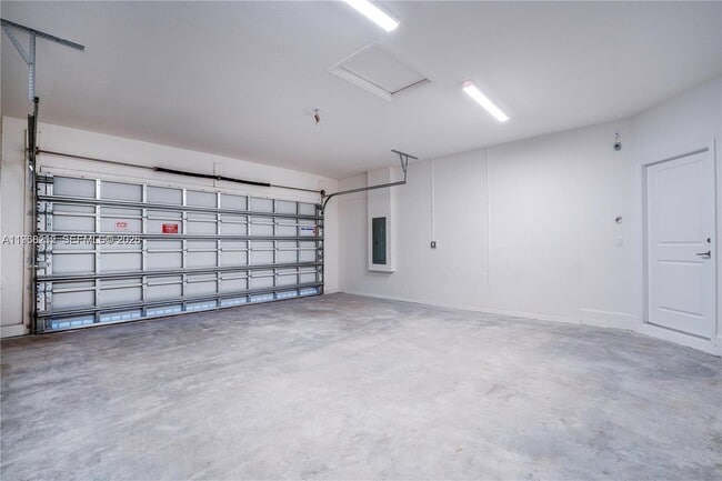 Building Photo - 4941 Peacock Wy