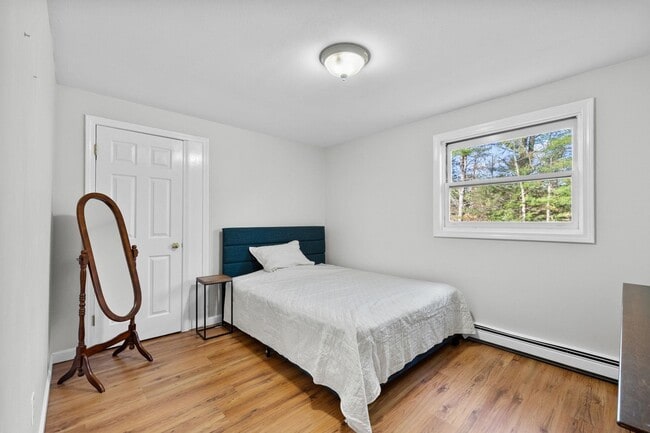 Building Photo - 31 Moulton Ave