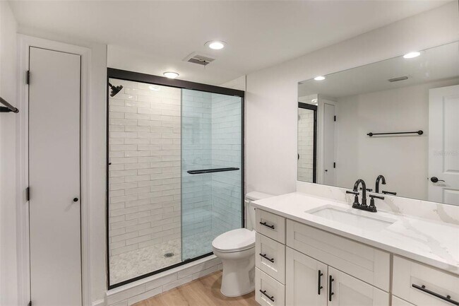Building Photo - 4570 Overlook Dr NE