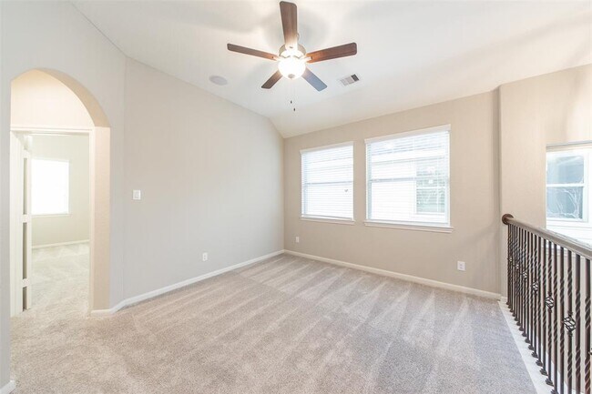 Building Photo - 5550 Sallow Bay Ln