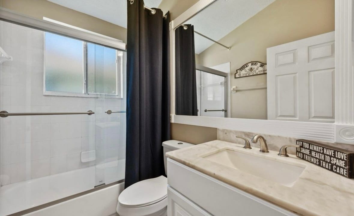 Building Photo - 2544 Ventura Cir