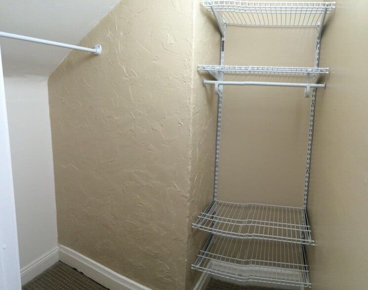 Building Photo - 160 Pearl St