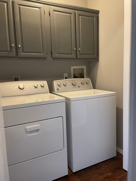 Laundry - 2300 Oakwood Ave