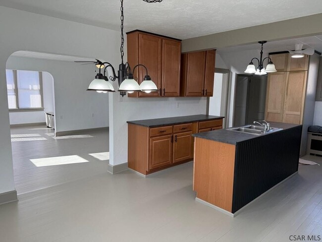 Building Photo - 1727 Scalp Ave