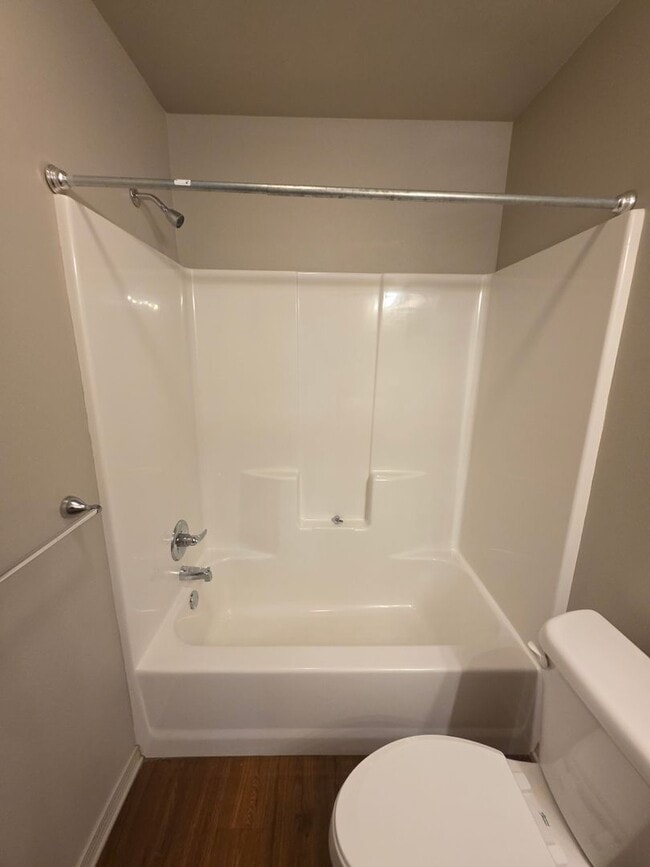 Building Photo - 224 E N St