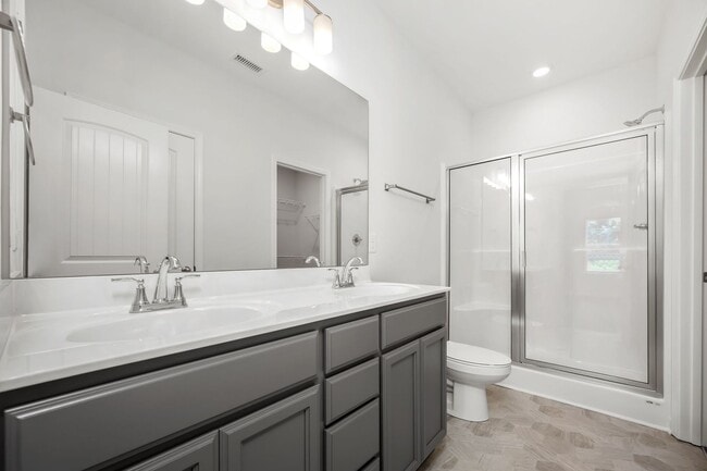 Building Photo - Park Place Townhome!