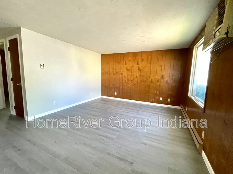 Building Photo - 118 Maple Ln