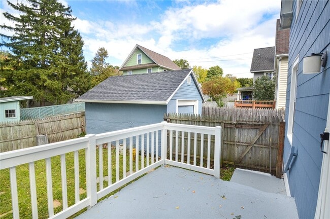 Building Photo - 144 Parce Ave