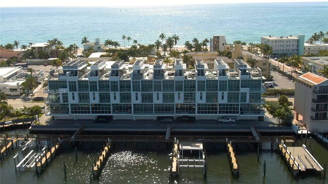 Building Photo - 2850 N Ocean Dr