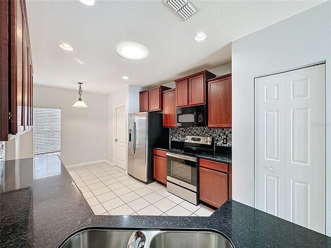 Building Photo - 3169 Queen Alexandria Dr