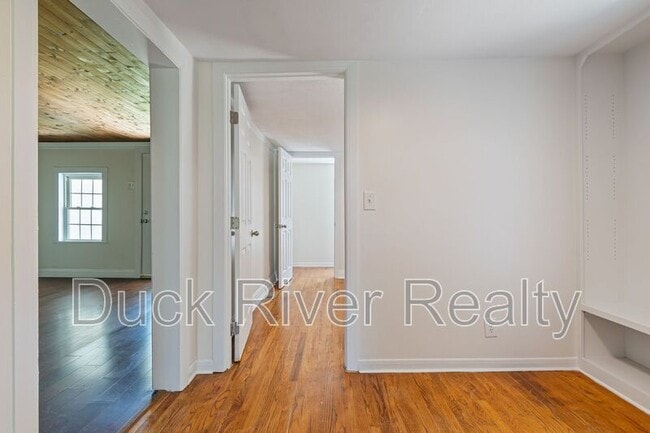 Building Photo - 210 Westover Dr
