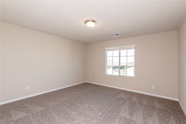 Building Photo - 480 Silverweed Ave