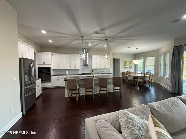 Building Photo - 168 Bronson Pkwy