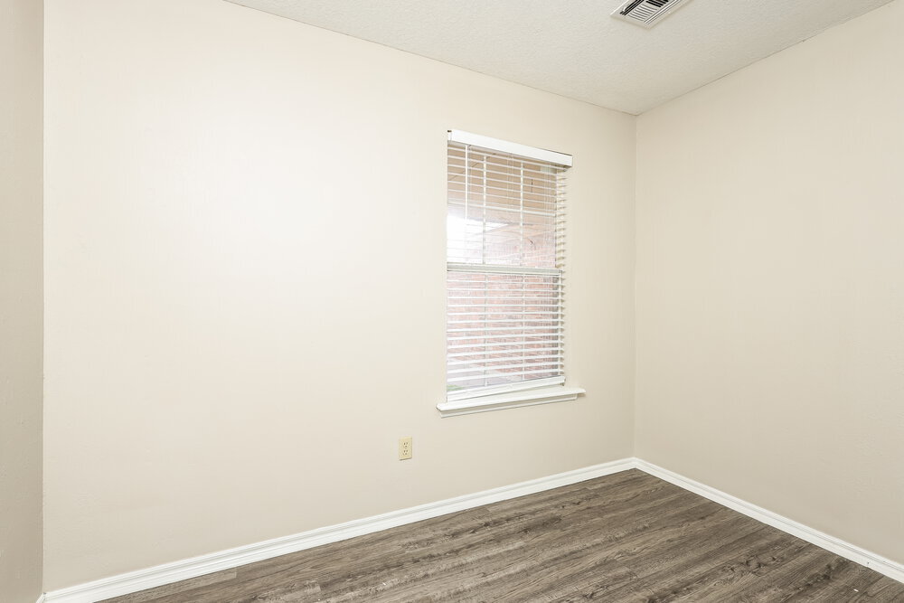 Building Photo - 205 Bradgate Dr