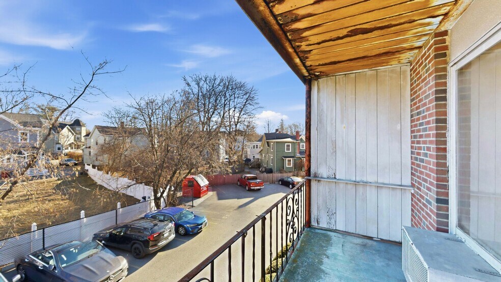 Building Photo - 175 W Wyoming Ave