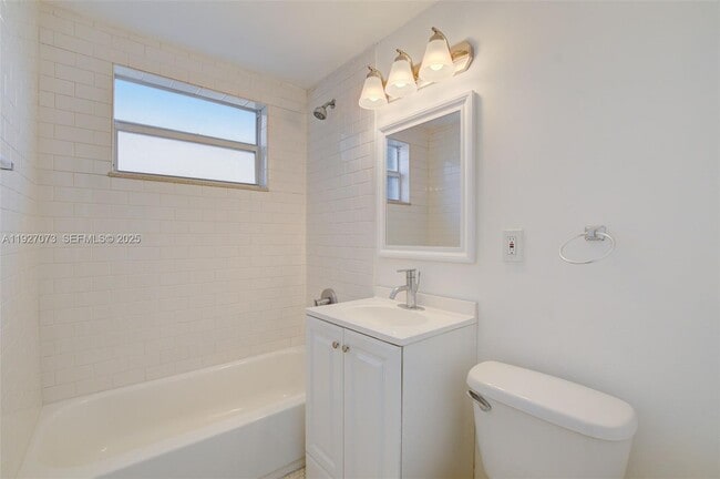 Building Photo - 8000 NE Bayshore Ct