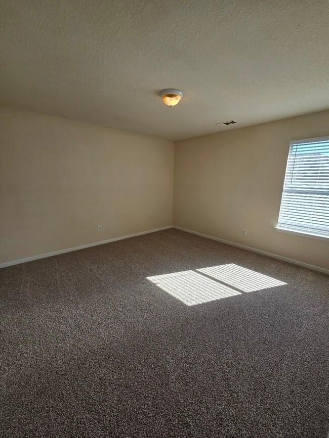 Building Photo - 5419 Bear Hunters Dr