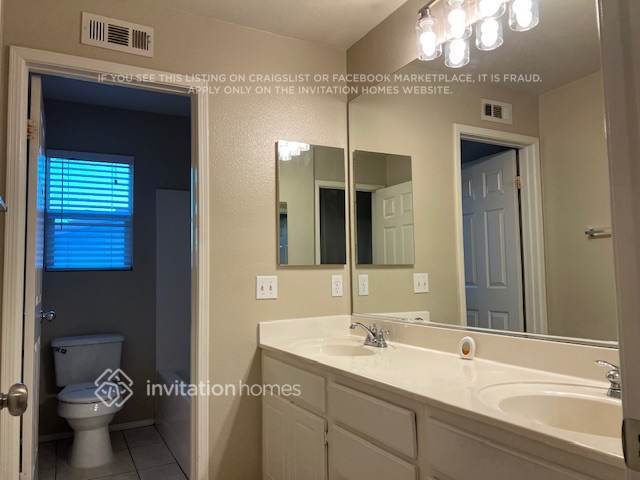 Building Photo - 3813 Holly Springs Dr