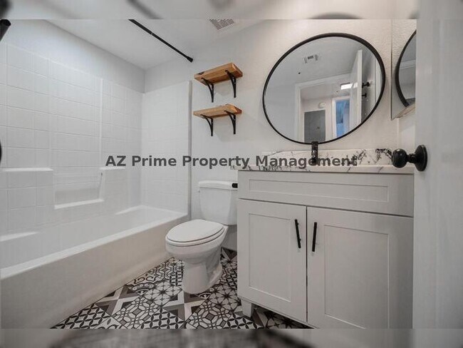 Building Photo - 8625 E Belleview Pl