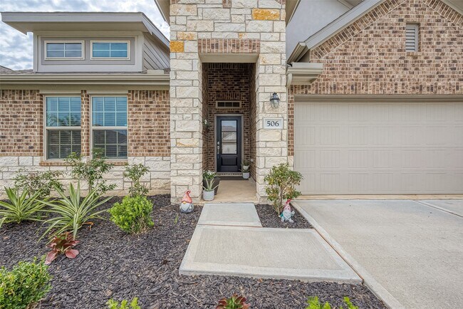 Building Photo - 506 Pecan Landing Ln