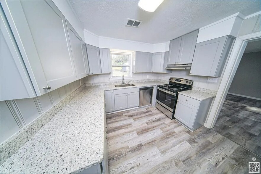 Building Photo - 308 Butler St