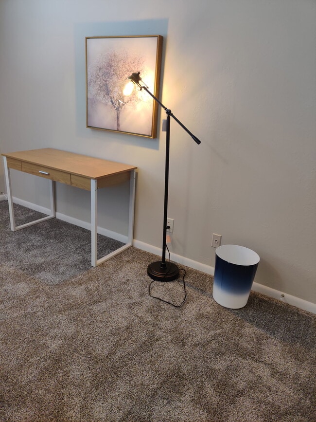 Building Photo - 6373 Ivanhoe Ln