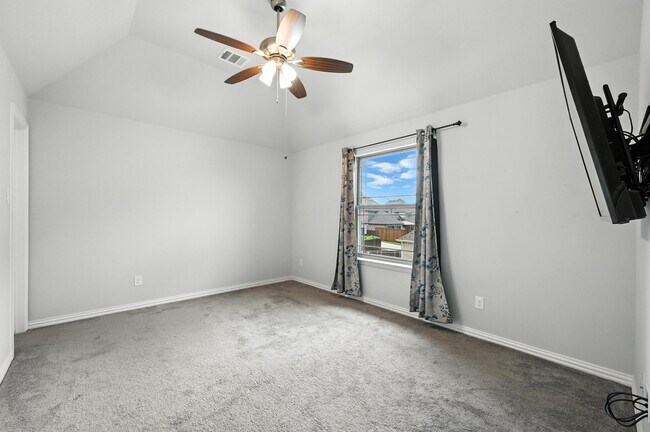 Building Photo - 13923 Hopewell Dr