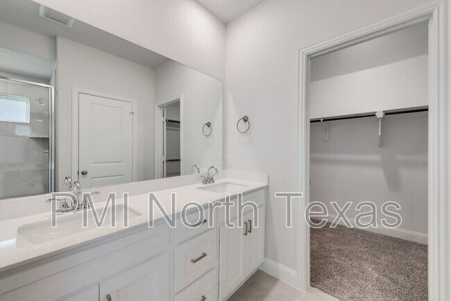 Building Photo - 309 Amenduni Ln
