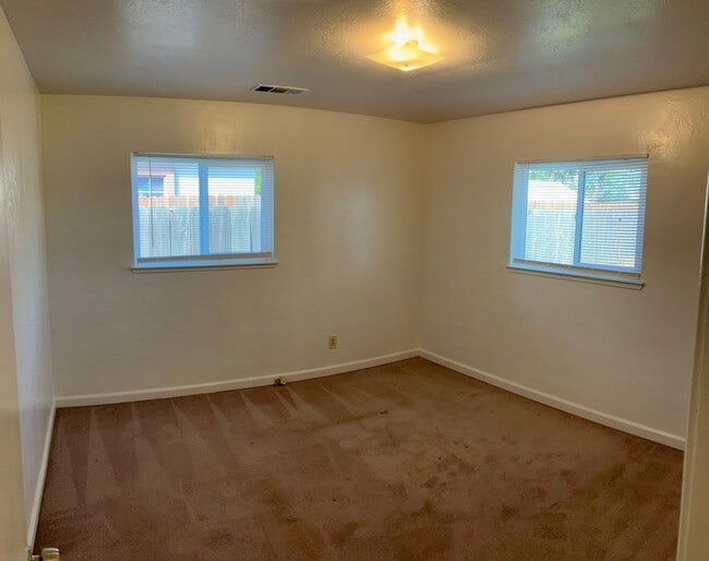 Building Photo - 2700 Whitcomb Way