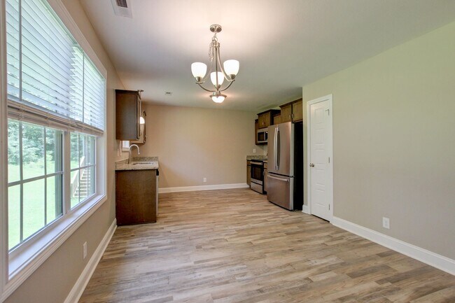 Building Photo - 1121 Cardinal Creek Dr