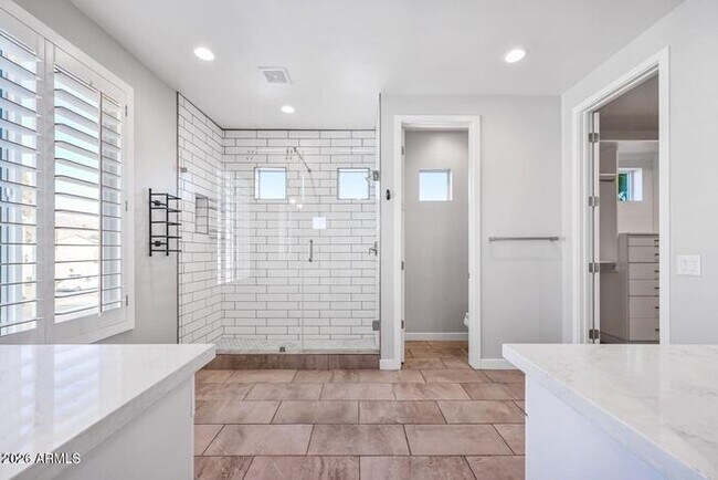 Building Photo - 3030 N 38th St