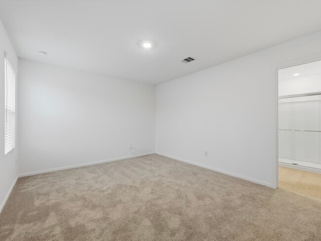 Building Photo - 25409 Carnation Ct