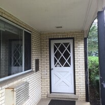 Building Photo - 235 E Palatine Rd