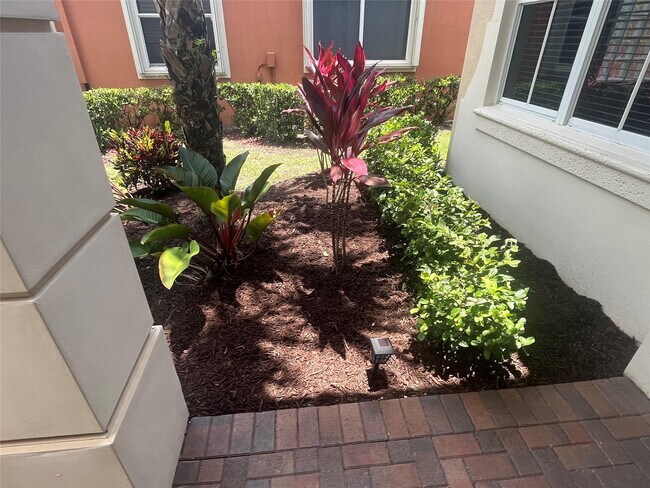 Building Photo - 12200 NW 77th Manor