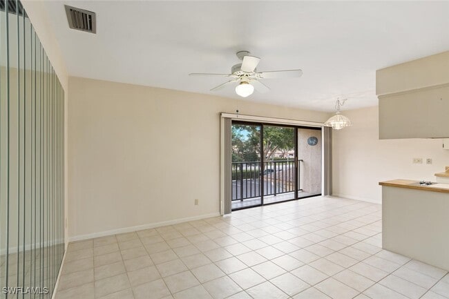 Building Photo - 537 Lake Louise Cir