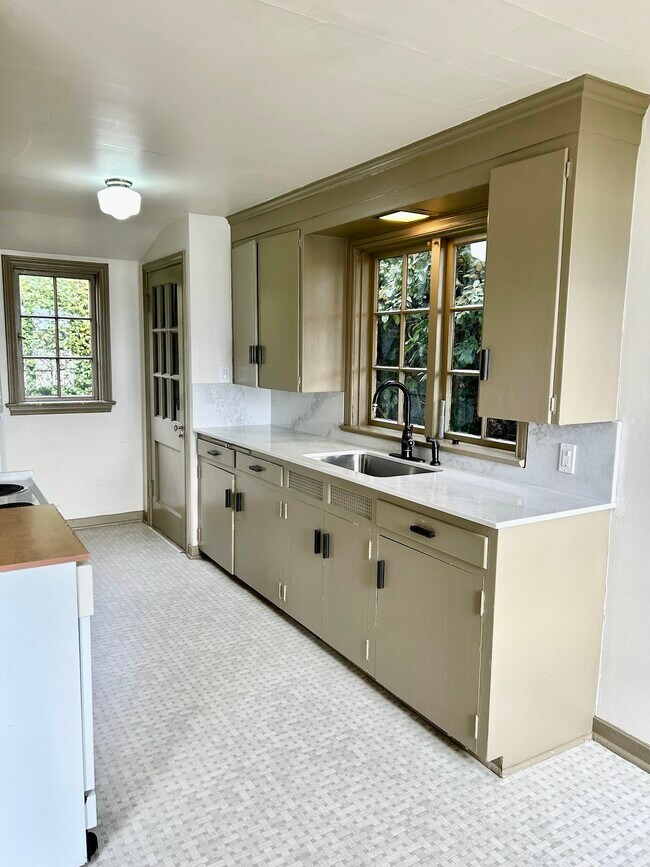 Building Photo - 2739 SW 170th St